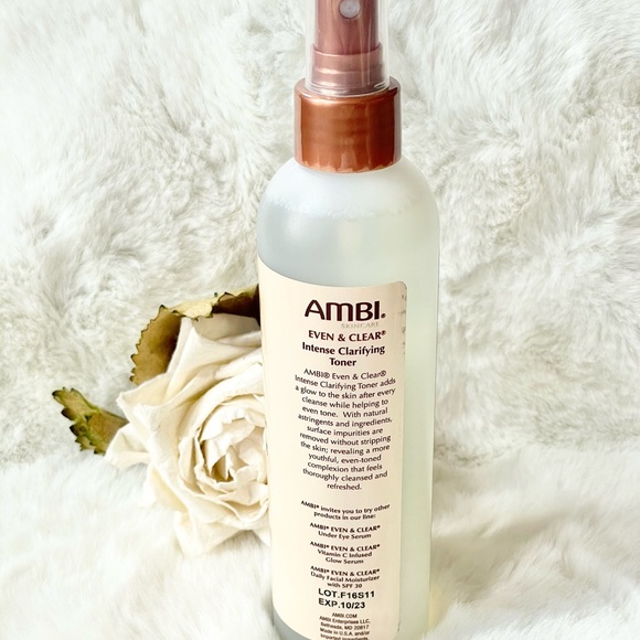 New with tags AMBI EVEN & CLEAR INTENSE CLARIFYING TONER. Adds Glow to your Skin - Picture 2 of 4